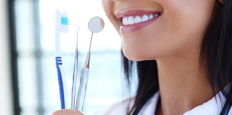 Імплантація або протезування зубів що краще обрати Фото 505