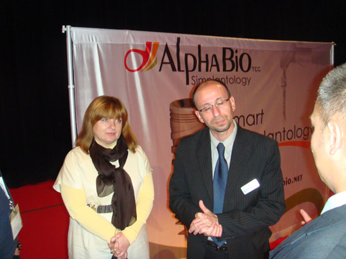 Left: Dr. Galina Matiyuk, right: Dr. Evgeniy Shapinko 